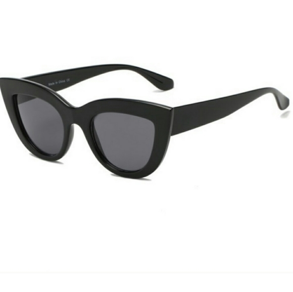 Cat Eye Sunglasses NEW - Picture 4 of 4